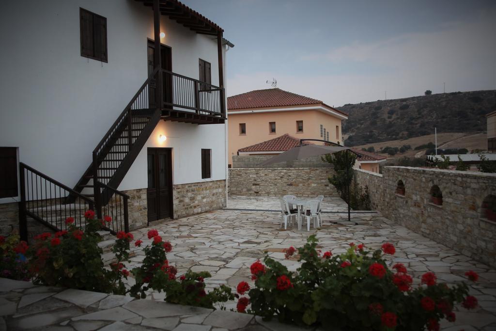Charoullas Traditional Mansion Villa Alaminos Екстериор снимка