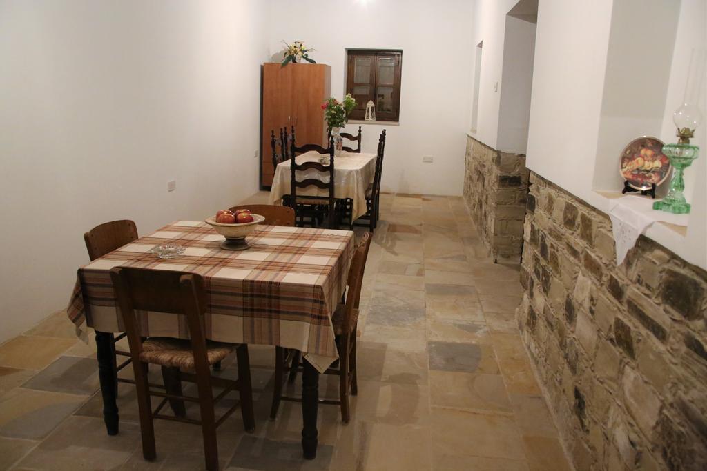 Charoullas Traditional Mansion Villa Alaminos Екстериор снимка